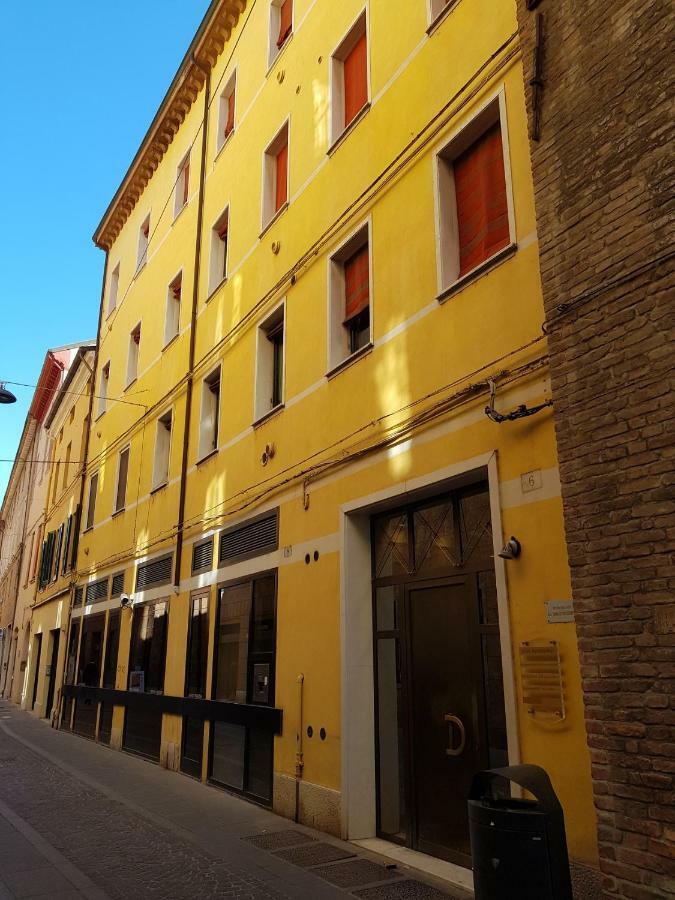 شقة A Due Passi Dal Castello فيرّارا المظهر الخارجي الصورة