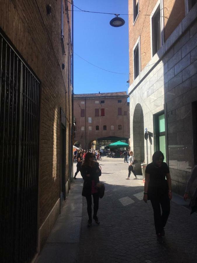 شقة A Due Passi Dal Castello فيرّارا المظهر الخارجي الصورة