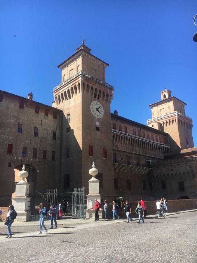 شقة A Due Passi Dal Castello فيرّارا المظهر الخارجي الصورة